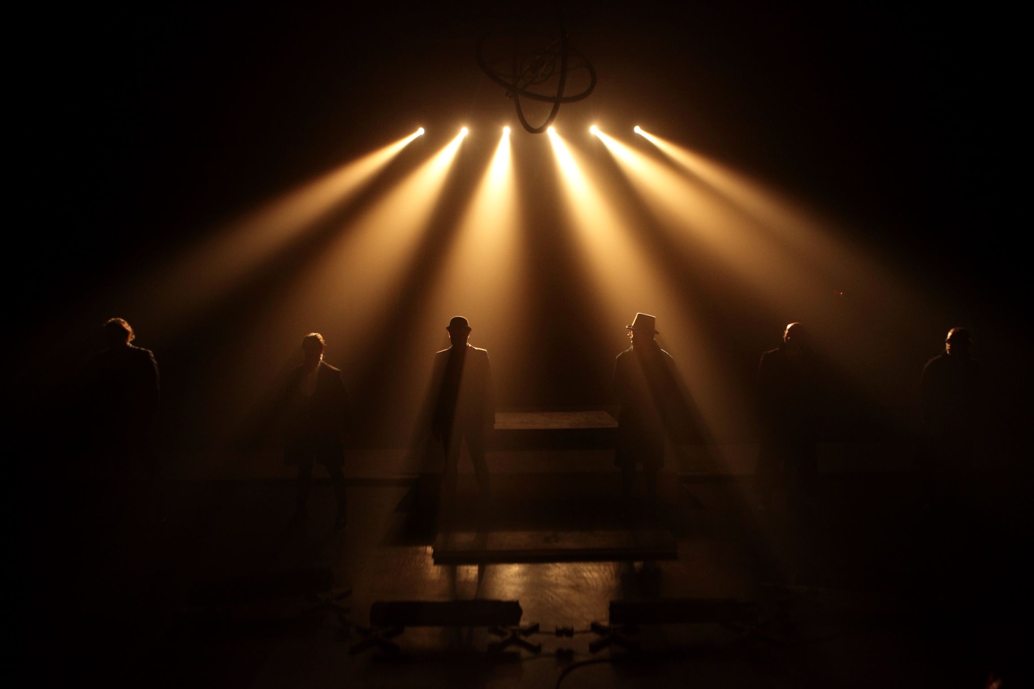 Dramatic Agent Lighting Theatre Lighting Techniques & Fixtures Setup Guide | VLTG